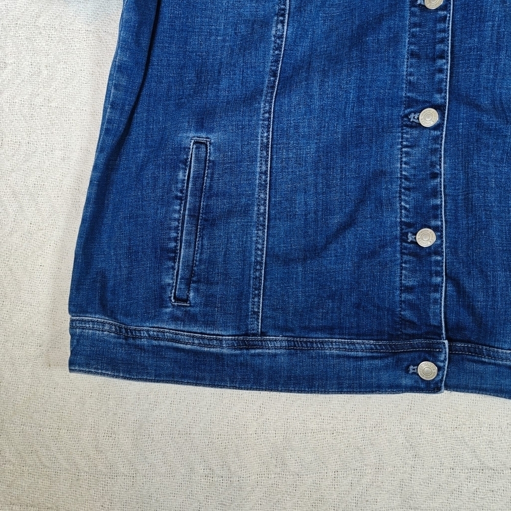Chico's Design Artsy Embroidered Distressed Jean Jacket Size 4 XXL BohoArtsy - Picture 9 of 12